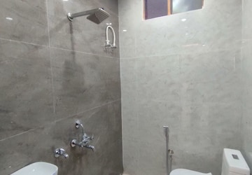 Bathroom in 3 BHK Villa at Faizabad Road – for Sale