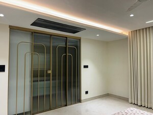 Room in 3.5 BHK Apartment at Pranava One Hyderabad, Somajiguda – for Rent