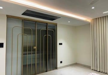 Room in 3.5 BHK Apartment at Pranava One Hyderabad, Somajiguda – for Rent