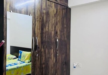 Room in 2 BHK Apartment at Hubtown Hillcrest, Andheri East – for Sale