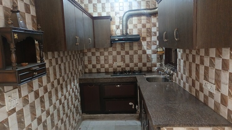Kitchen, patel nagar 2 Bedroom 1000 Sq.Ft. Builder Floor In Patel Nagar Delhi 9330422