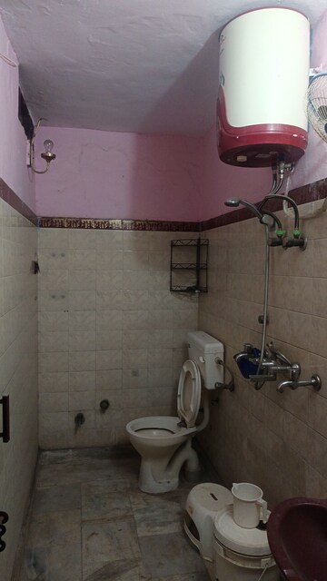 Bathroom in 2 BHK Builder Floor at Patel Nagar – for Rent