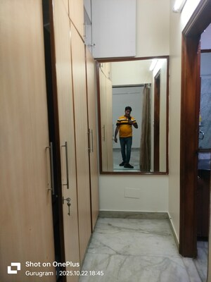 Building Lobby in 2.5 BHK Builder Floor at Sector 31 – for Rent