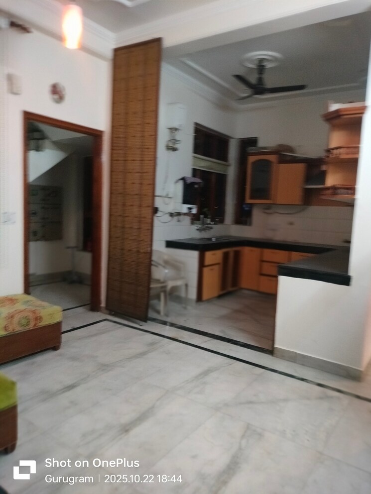 Kitchen, sector 31 2.5 Bedroom 2000 Sq.Ft. Builder Floor In Sector 31 Gurgaon 9330441