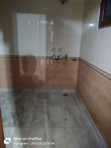 Bathroom in 2.5 BHK Builder Floor at Sector 31 – for Rent