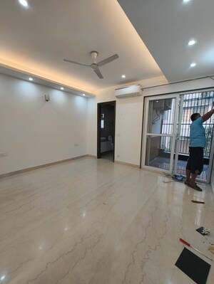 Room in 3 BHK Builder Floor at Chittaranjan Park – for Rent