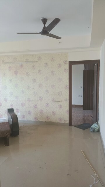 Room in 2 BHK Apartment at Aims Golf City, Sector 75 – for Rent