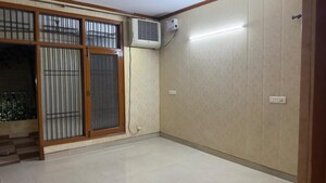 Room in 2 BHK Apartment at Vip Road – for Rent