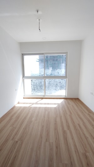 Room in 2 BHK Apartment at Aurum Q Residences, Ghansoli – for Sale