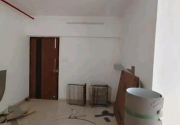 Room in 2 BHK Apartment at Mayfair The View, Vikhroli West – for Sale