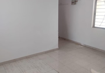 Room in 2 BHK Apartment at Spring Glory Co-Operative Society, Kharadi – for Rent