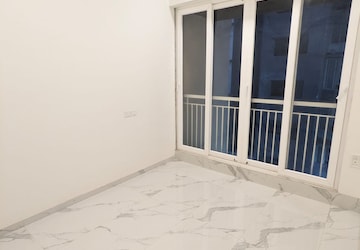 Room in 2 BHK Apartment at Ruparel Sky Green, Kandivali West – for Sale