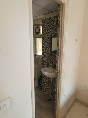 Furnished Amenities in 1 BHK Apartment at Maxblis Grand Wellington, Sector 75 – for Rent