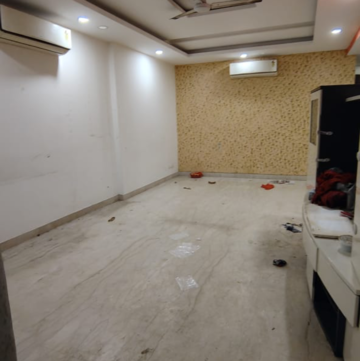 Bedroom in 3.5 BHK Builder Floor at Shivalik Colony – for Sale