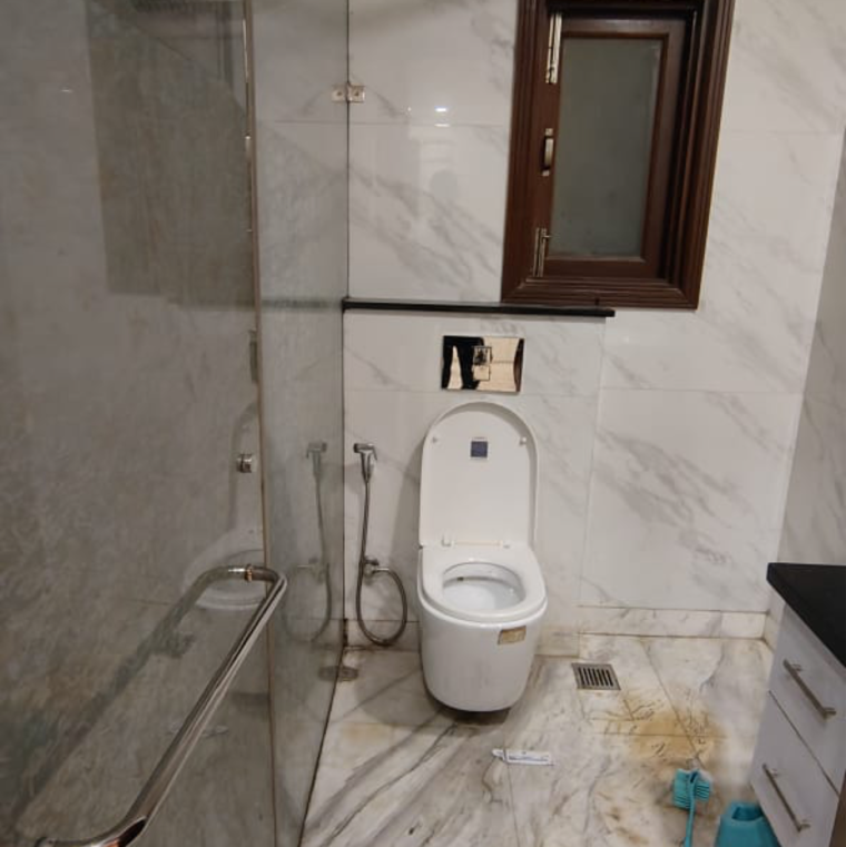 Bathroom, shivalik colony 3.5 Bedroom 1800 Sq.Ft. Builder Floor In Shivalik Colony Delhi 9330627