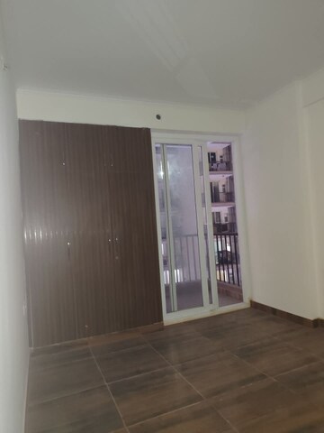 Room in 3 BHK Apartment at DPL Flora Heritage, Sector 1 Greater Noida – for Rent
