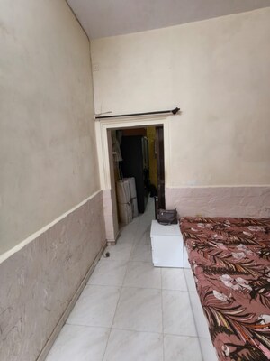 Bedroom in 1 BHK Apartment at Bandra West – for Rent