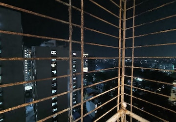 Balcony in 1 RK Apartment at Khar West – for Rent