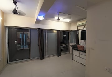 Living Room in 1 RK Apartment at Khar West – for Rent
