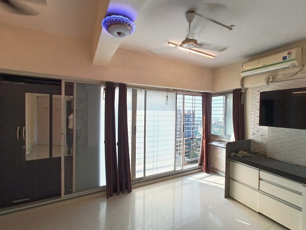 1 Rk+ Pooja Room Apartment For Rent in Khar West