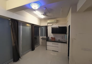 Living Room in 1 RK Apartment at Khar West – for Rent