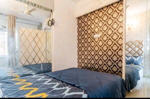 Bedroom in 1 RK Apartment at Khar West – for Rent