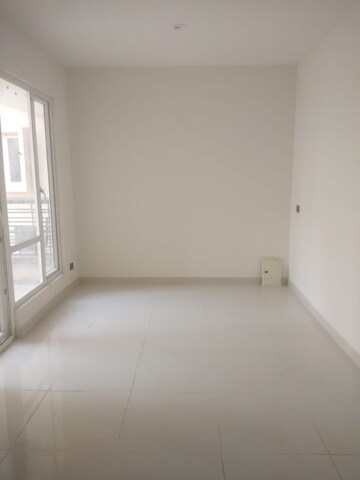 Room in 3 BHK Builder Floor at Omaxe Silver Birch, North Mullanpur – for Rent