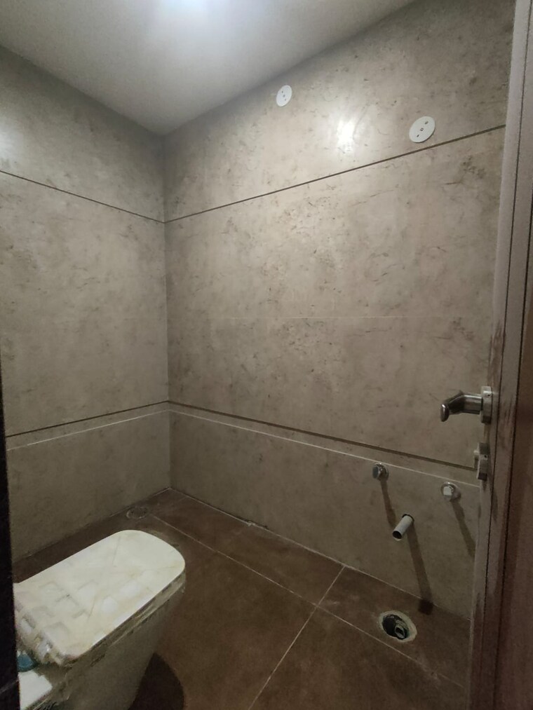 Bathroom, sector 45 2 Bedroom 1235 Sq.Ft. Builder Floor In Sector 45 Gurgaon 9330696