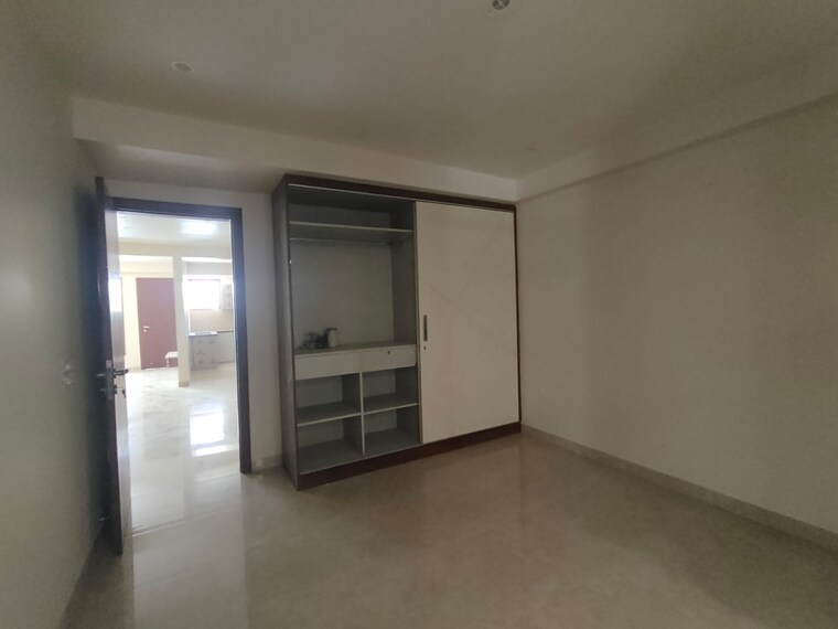 Room, sector 45 2 Bedroom 1235 Sq.Ft. Builder Floor In Sector 45 Gurgaon 9330696