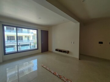 Room in 2 BHK Builder Floor at Sector 45 – for Rent