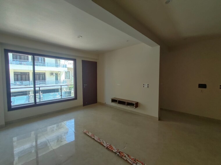 Room, sector 45 2 Bedroom 1235 Sq.Ft. Builder Floor In Sector 45 Gurgaon 9330696