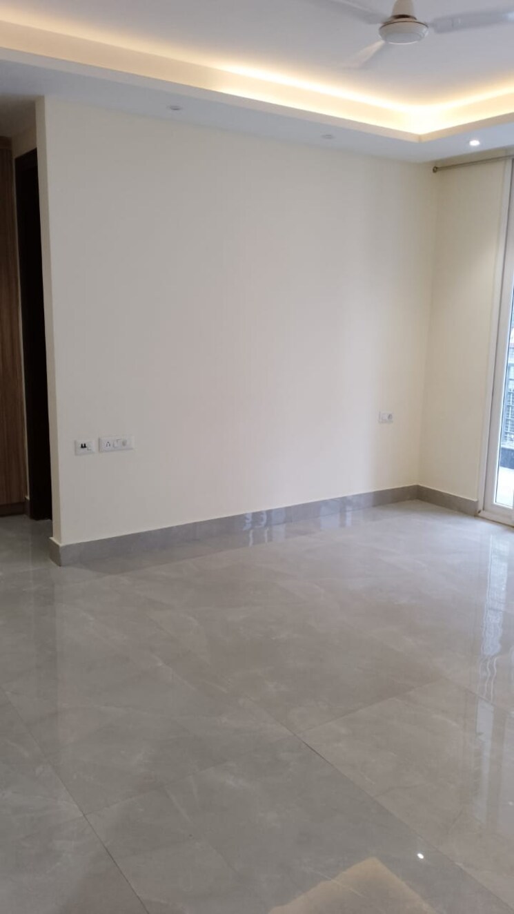 Room, sector 45 2 Bedroom 1235 Sq.Ft. Builder Floor In Sector 45 Gurgaon 9330696