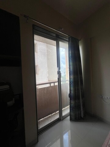 Room in 2 BHK Apartment at Icon Windsor Residency, Balewadi – for Rent