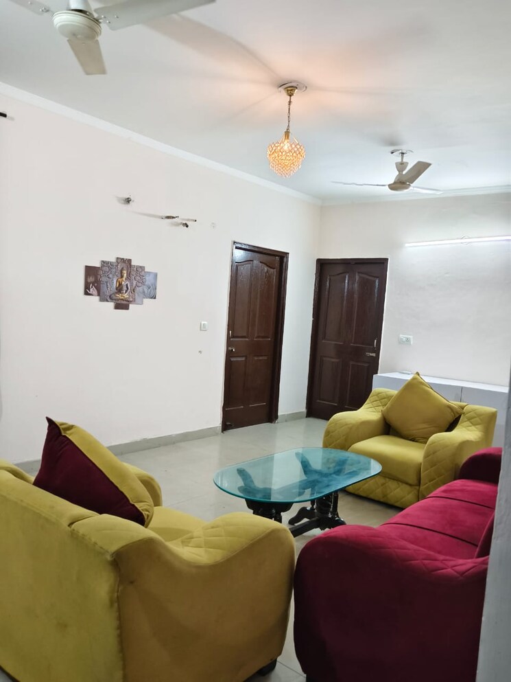 Living Room, vip road 2 Bedroom 1170 Sq.Ft. Apartment In Vip Road Zirakpur 9330721