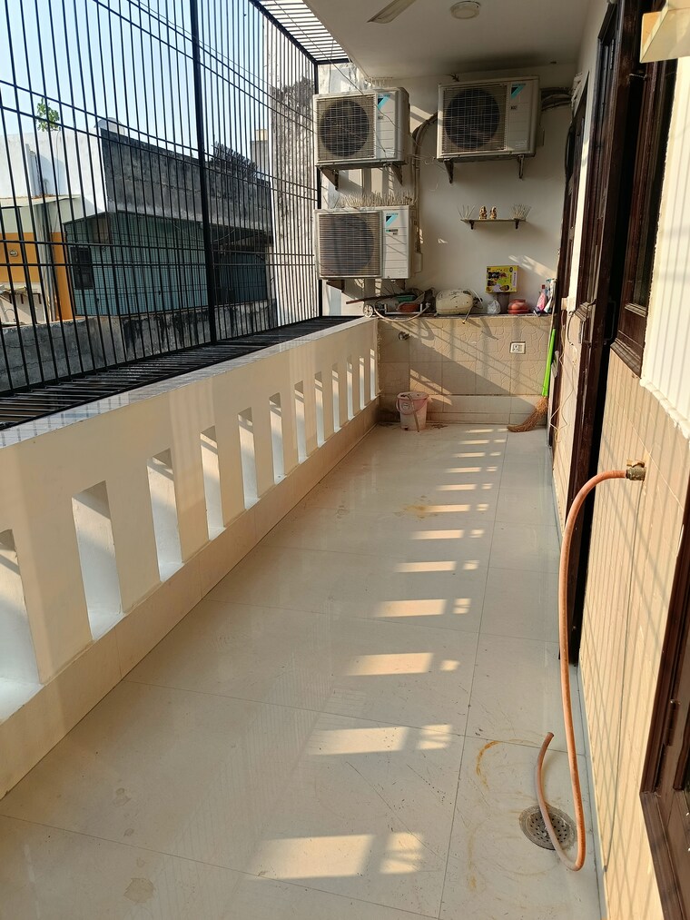 Balcony, uppal-southend 4 Bedroom 2000 Sq.Ft. Builder Floor In Sector 49 Gurgaon 9330730