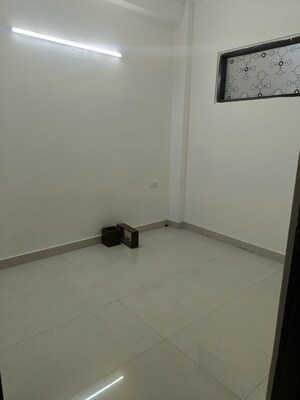 Room in 4 BHK Builder Floor at Uppal Southend, Sector 49 – for Rent