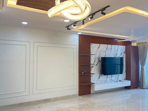 Room in 3 BHK Apartment at Oberoi Sky City, Borivali East – for Rent