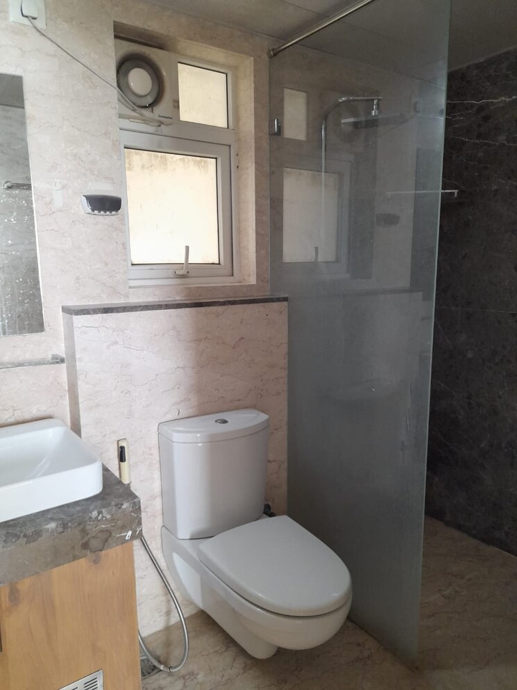 Bathroom, prestige-misty-waters 2 Bedroom 1134 Sq.Ft. Apartment In Hebbal Bangalore 9330725