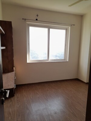 Room in 2 BHK Apartment at Prestige Misty Waters, Hebbal – for Rent