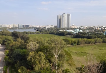 Plot Area in 2 BHK Apartment at Prestige Misty Waters, Hebbal – for Rent