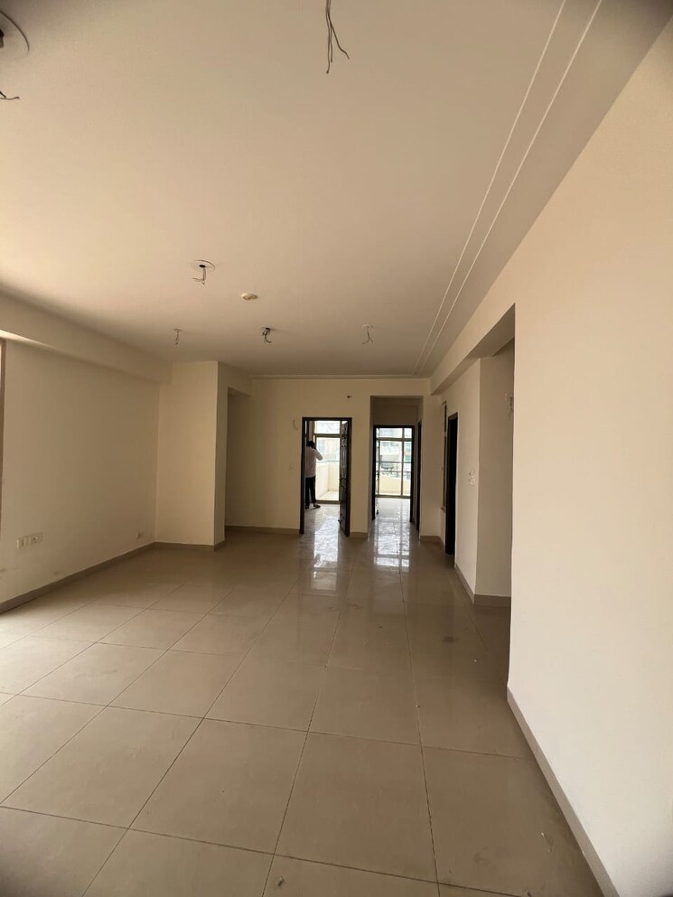 Room, strategic-royal-court 2 Bedroom 730 Sq.Ft. Apartment In Sector 16 Greater Noida Greater Noida 9330734