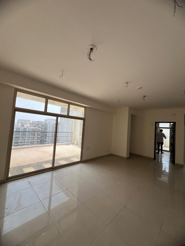 Room, strategic-royal-court 2 Bedroom 730 Sq.Ft. Apartment In Sector 16 Greater Noida Greater Noida 9330734