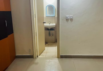 Room in 2.5 BHK Apartment at Provident Harmony, Thanisandra Main Road – for Rent