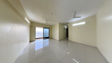 Room in 2 BHK Apartment at Shapoorji Pallonji Epsilon, Kandivali East – for Rent
