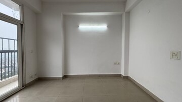Room in 2.5 BHK Apartment at Eros Sampoornam, Sector 2 Greater Noida – for Sale