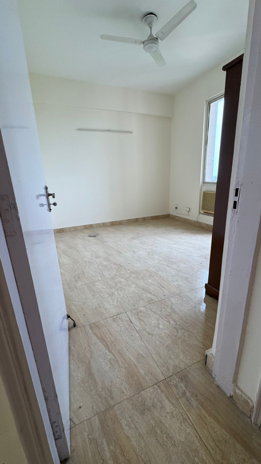 4 BHK + Servant Room Apartment For Sale in Central Park I