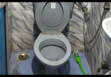Bathroom in  Pg at Malad West – for Rent
