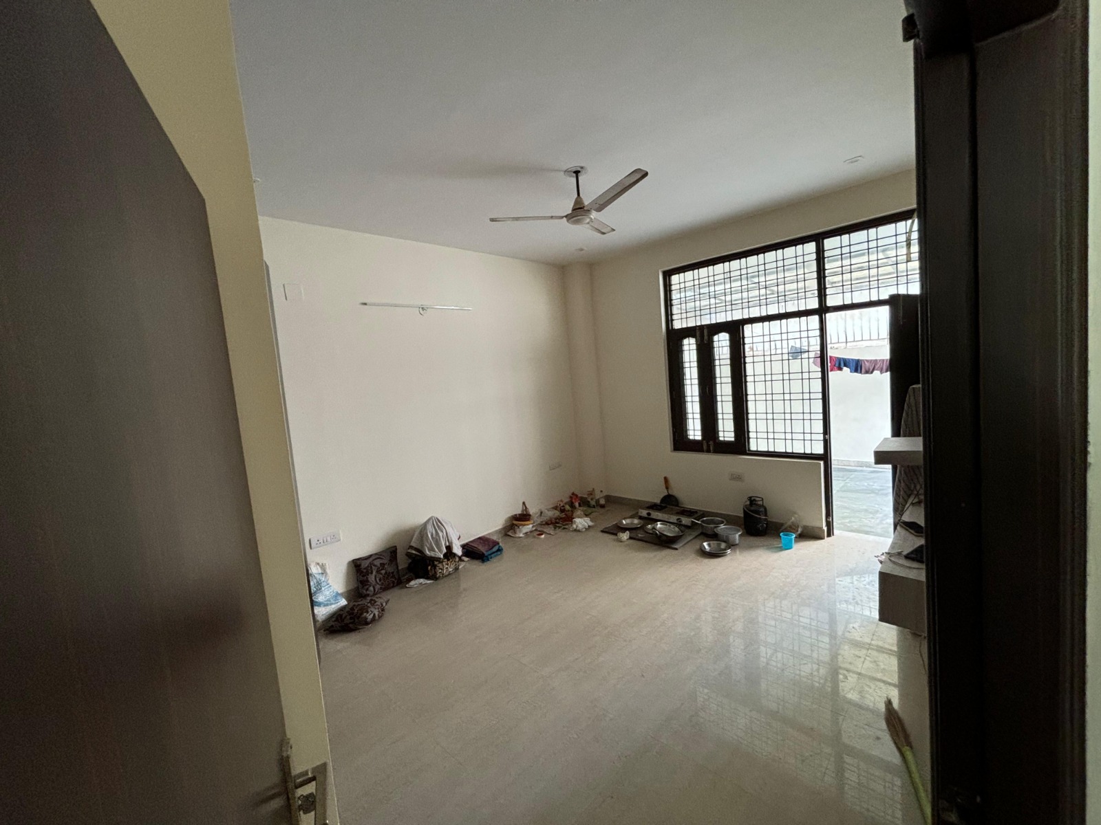 3 BHK + Servant Room Apartment For Sale in Unitech Uniworld City