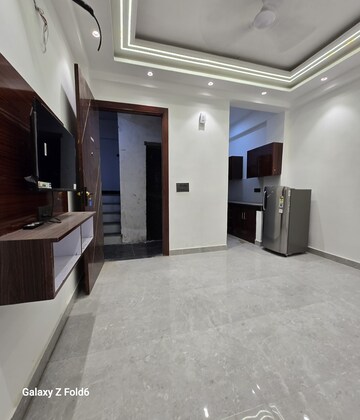 Living Room in 1 BHK Builder Floor at Chattarpur – for Rent