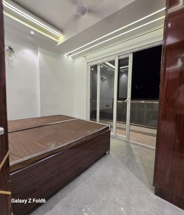 Room in 1 BHK Builder Floor at Chattarpur – for Rent